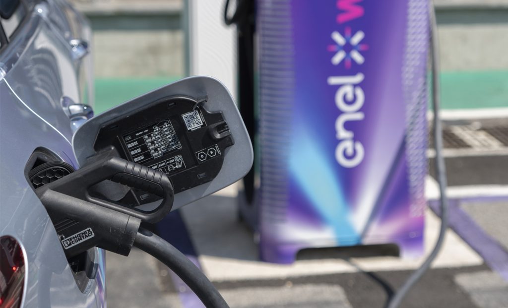 Mobilità elettrica – colonnine ricarica Fast Enel X Way